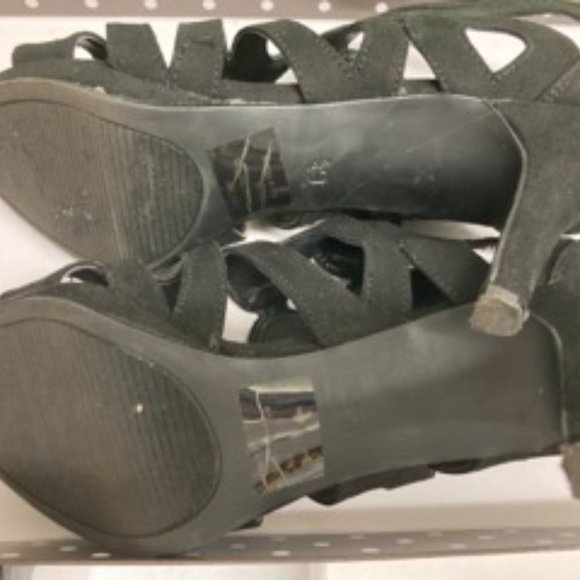 Kelly & Katie Black KK Dita 6/5 Sandals - Picture 5 of 8